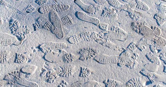 footprints 7780956 1280 © Pixabay